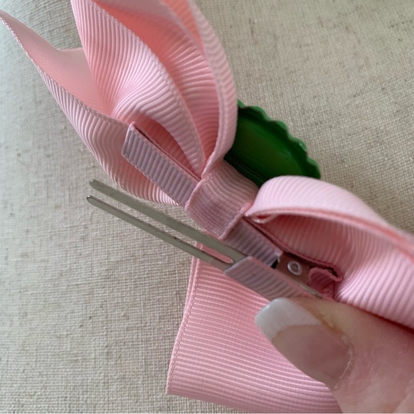 Artisan Hand Crafted Pink Hair Bow Holiday Nutcracker - Picture 4 of 7